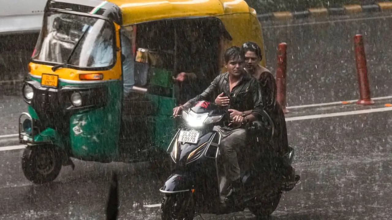 Thunderstorms Forecast in Central and Eastern India on Oct 10