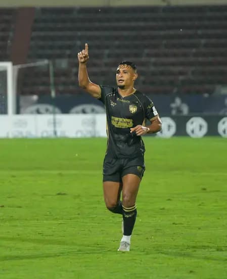 Highlanders secure top spot after thrashing Kerala Blastiers 4-1
