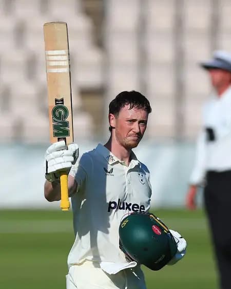 Adam Hose Commits Future to Worcestershire Through 2029